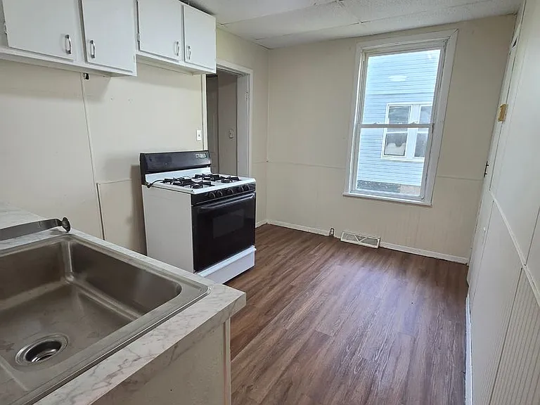 2402 East Ave #1 — Photo 12