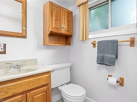 3rd image of 5656 Beacon Hill Dr