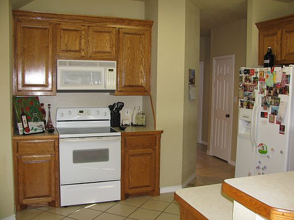 5th image of 206 Ashley St