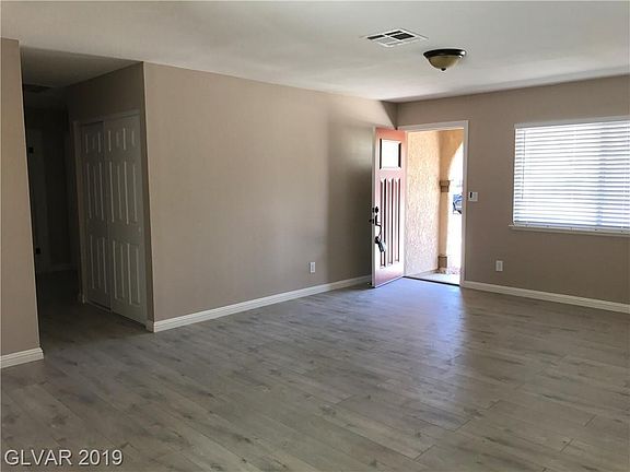 4th image of 1711 Elaine Dr