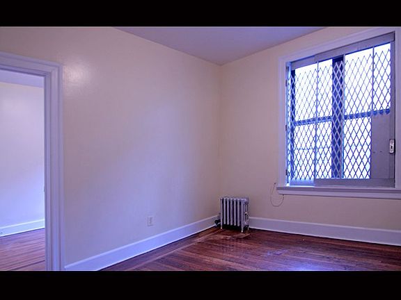2nd image of 196 Bradhurst Ave APT 16