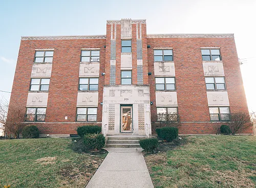 205 William Howard Taft Rd #4 Photo 1