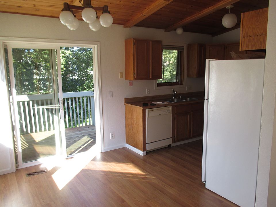 2nd image of 250 Anna St