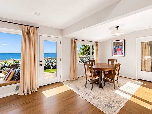 5th image of 22 Peconic Cres