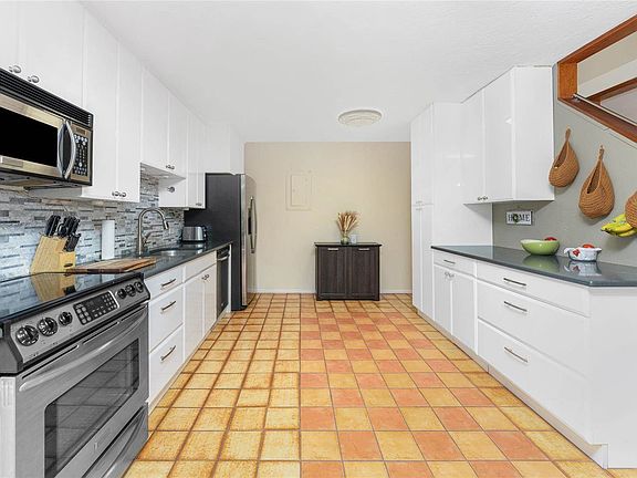 3rd image of 752 Pine Run Dr
