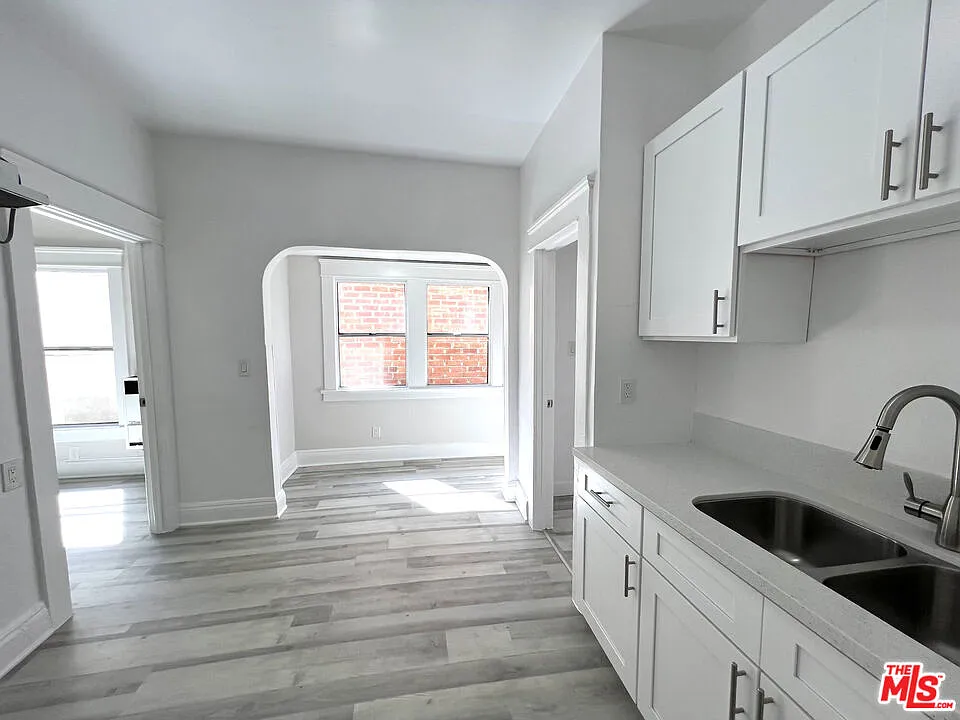 1 bed, 1.0 bath, 450 sqft, $1,800 — Photo 4