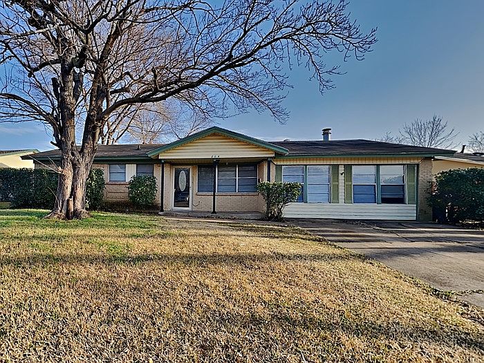 1st image of 206 Valencia Dr