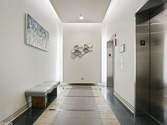2nd image of 210 S Desplaines St APT 1806