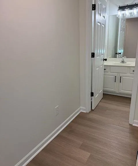 920 Charles Hall Dr — Photo 17