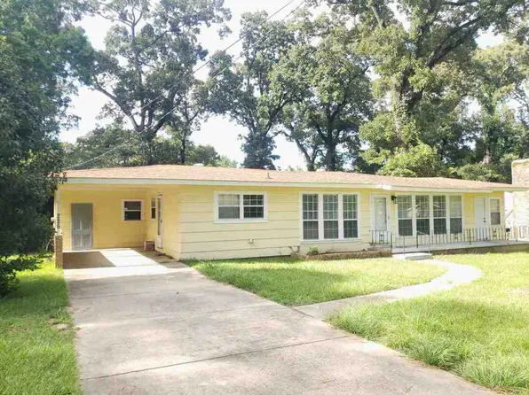 226 Shannon Dr, McComb, MS 39648