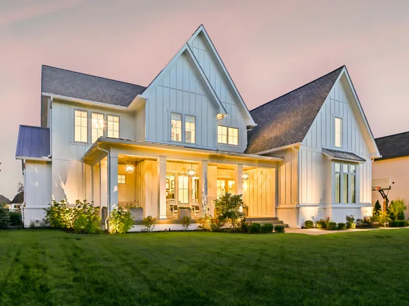 10753 Barrington Way, Zionsville, IN 46077
