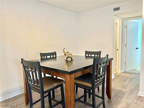 5th image of 1470 Park Shore Cir APT 1