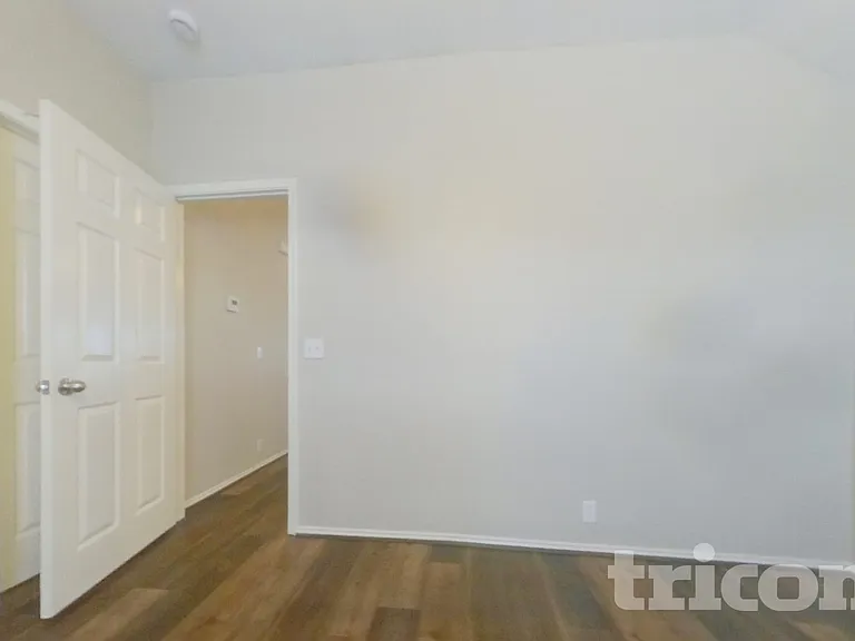4504 Vista Meadows Dr — Photo 15