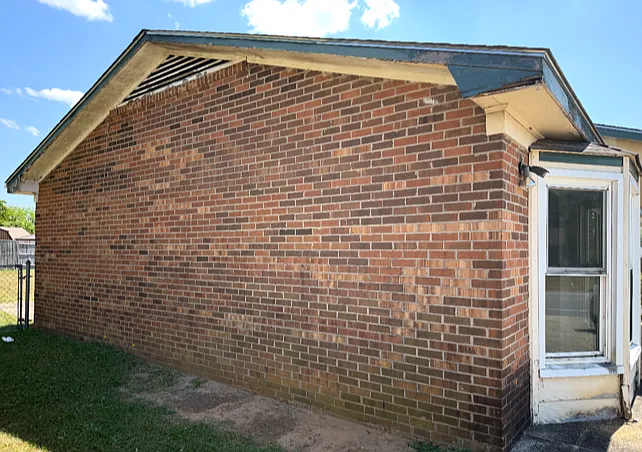 3 bed, 1.5 bath, 1404 sqft, $1,250 — Photo 2
