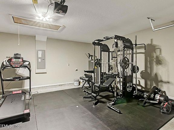 5th image of 81029 Leeside Ct
