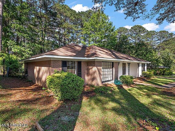 2nd image of 3444 Dundee Ln