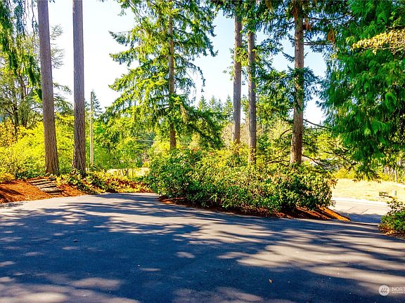 4th image of 8023 Shirley Avenue