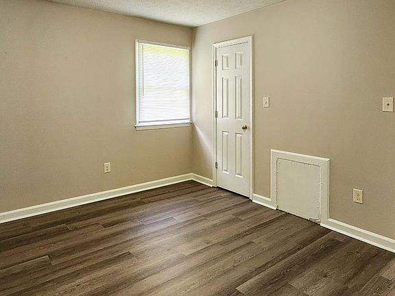 5th image of 137 Oak Hill Dr