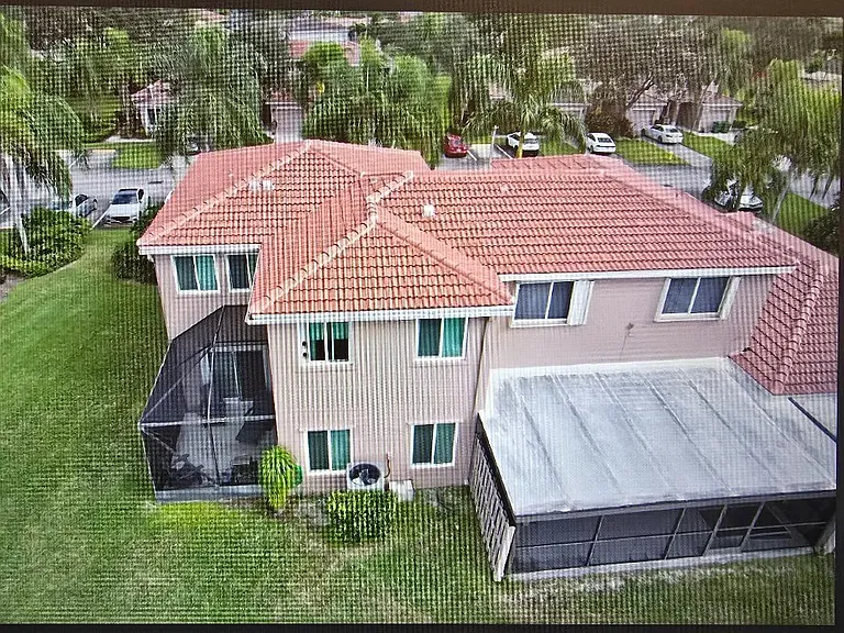 1741 SW 109th Ter — Photo 4