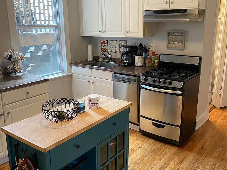 1082 N Marshfield Ave #1R — Photo 6