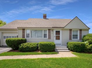 9 Oak Ridge Dr, Clinton, MA 01510