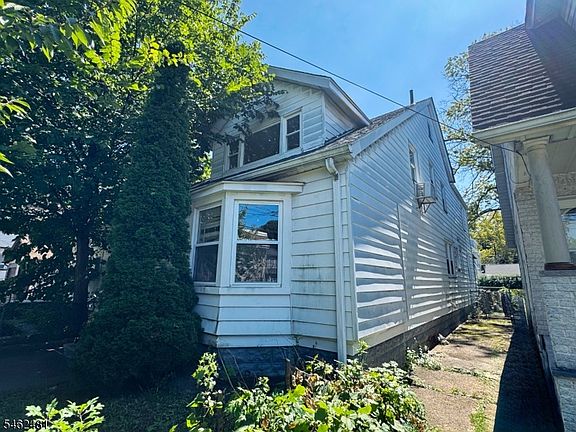2nd image of 12 Maolis Ave