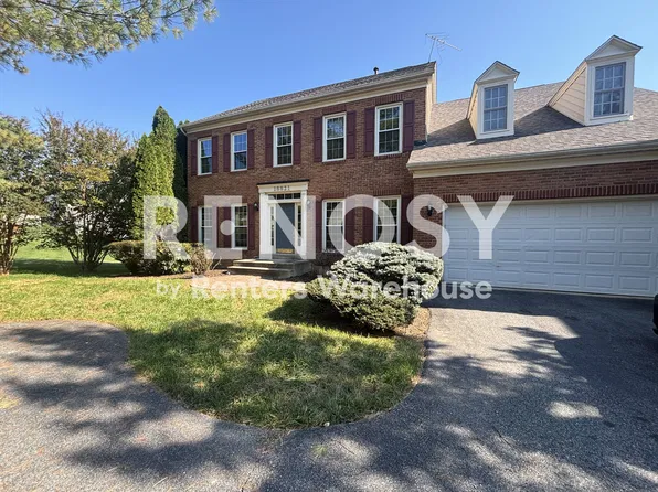 18821 Lake Placid Ln, Germantown, MD 20874