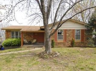 384 Walnut Point Ct, Ballwin, MO 63021