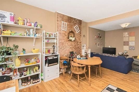 2nd image of 523 Washington St #2