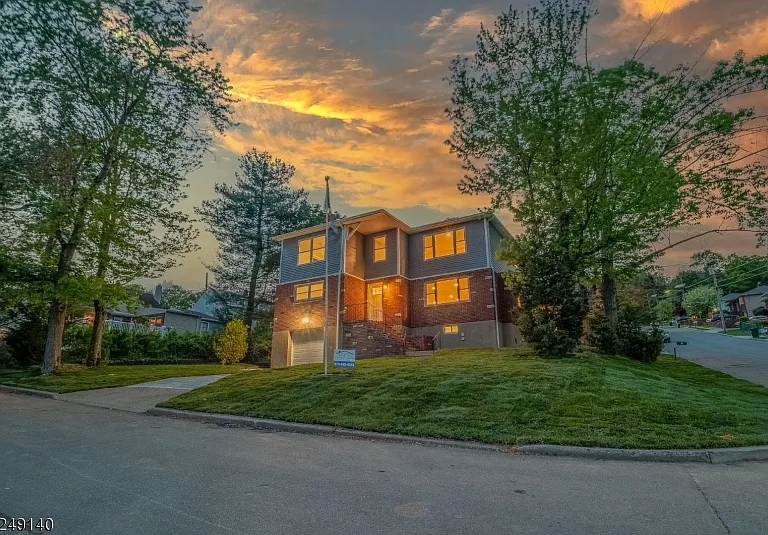 205 Gordon Ave — Photo 1