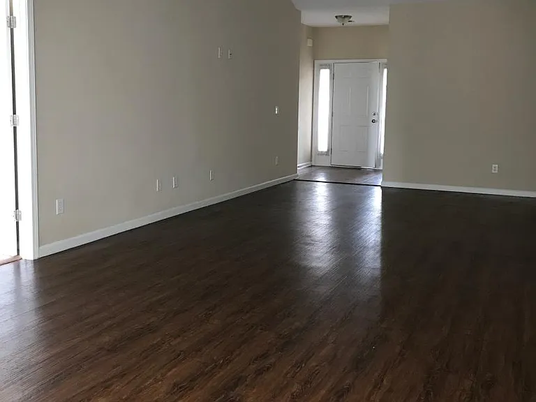 282 Burchwood Ln — Photo 5