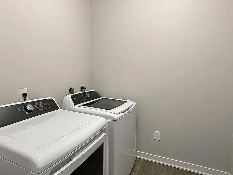 512 Monastery Pl #3 — Photo 3