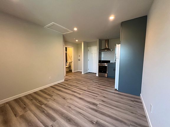 4th image of 35 Madrone Ave Unit C