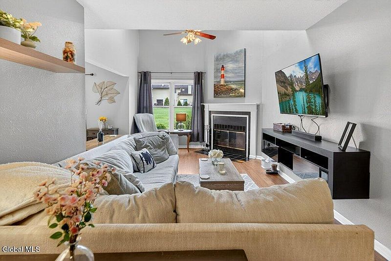 4th image of 24 Harvard Road