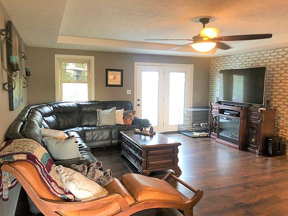3rd image of 317 Jewell Ct