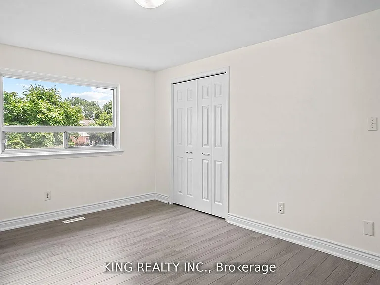 16 Wimbledon Ct — Photo 5