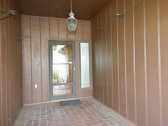 4th image of 335 Enfield Dr