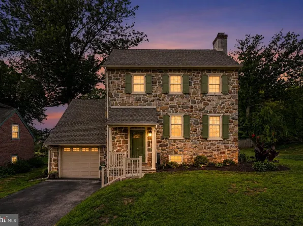 22 Carriage Ln, Norristown, PA 19401
