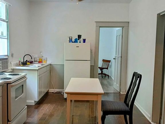 2nd image of 1212 Elizardi Blvd