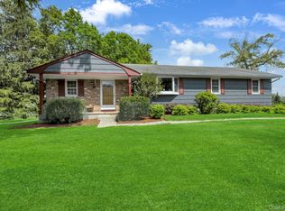 14 Briarwood Dr, Middletown, NY 10940