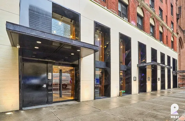 Rented by REZI | media 49