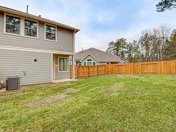 4th image of 332 N Spotted Fern Dr