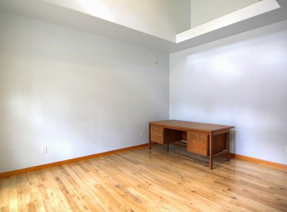 4th image of 14612 McIntosh Ln SE