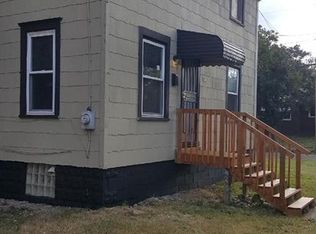 834 Lovers Ln, Akron, OH 44306