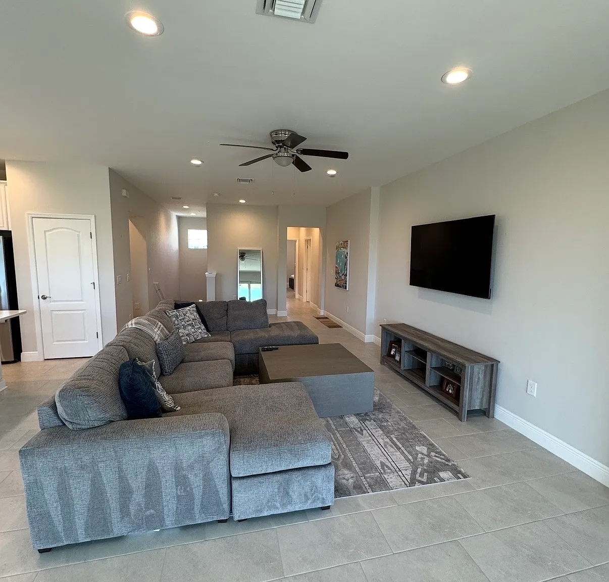 3 bed, 1725 sqft, $2,700 — Photo 3