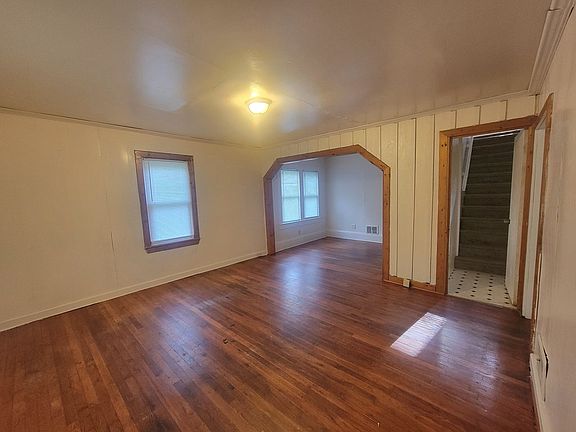 4th image of 180 Old Pemberton Rd