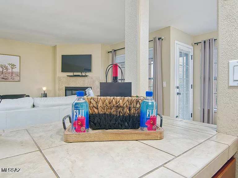 6651 N Campbell Ave #210 — Photo 8
