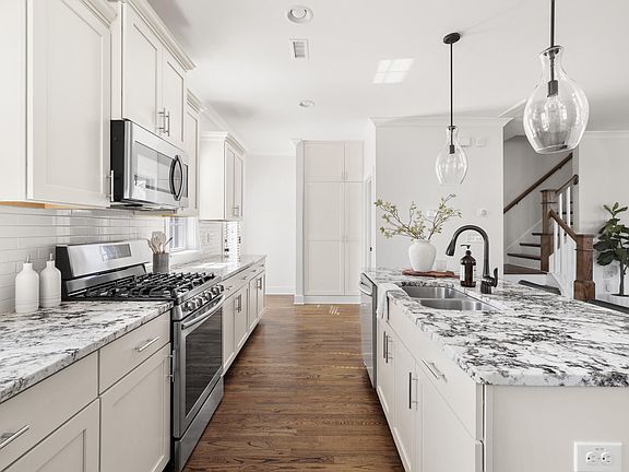 3rd image of 1510 S Roxboro St