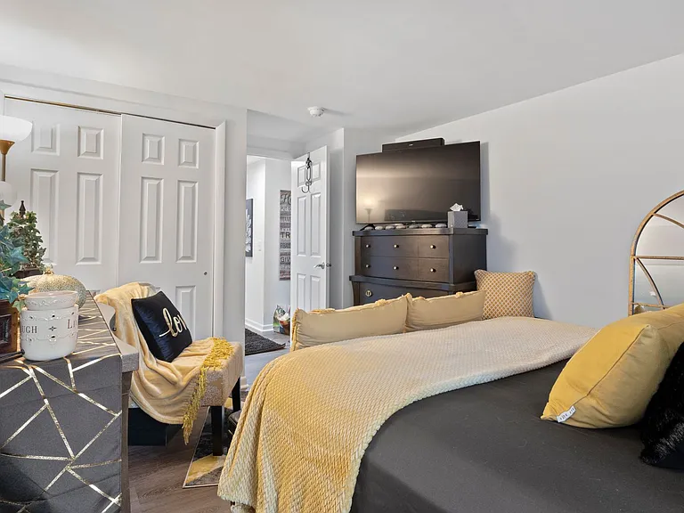 Stonewood Apartments — Photo 20