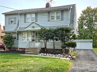 1499 Sunview Rd, Lyndhurst, OH 44124